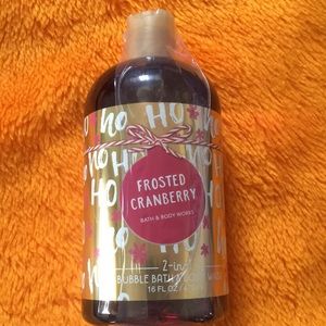 Frosted Cranberry 2-in-1 bubble bath & body wash